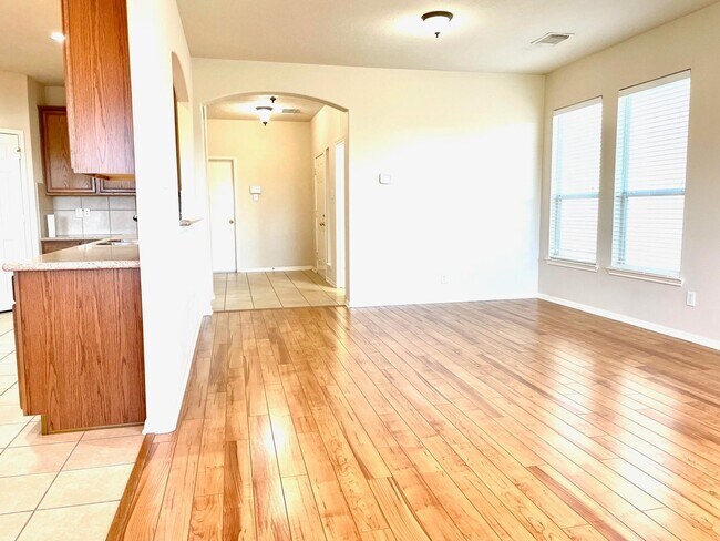 Foto del edificio - 14555 Gleaming Rose Dr