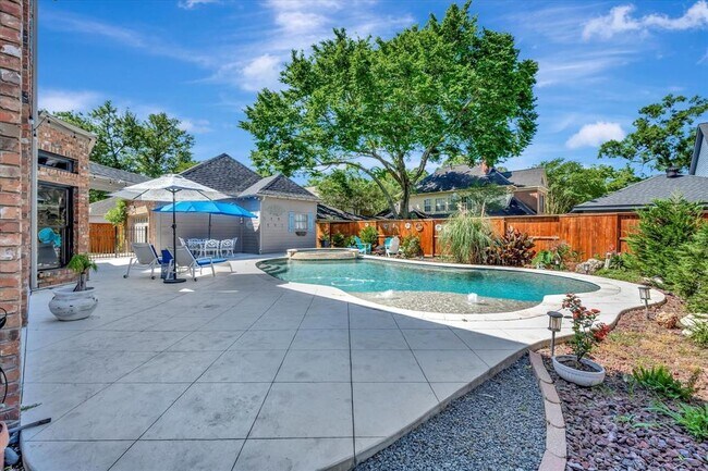 Foto del edificio - 14826 Sparkling Bay Ln