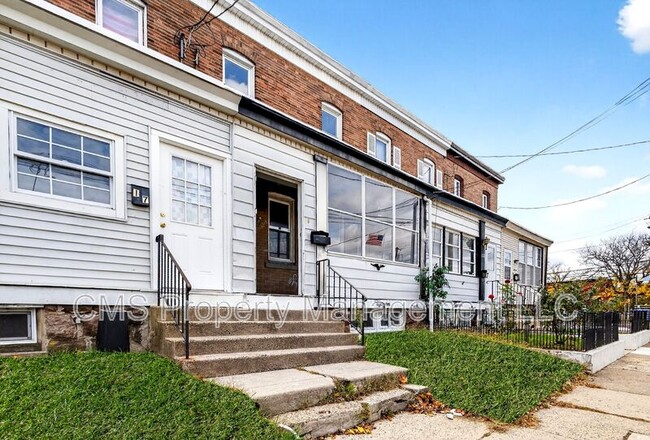 Building Photo - 15 Adella Ave