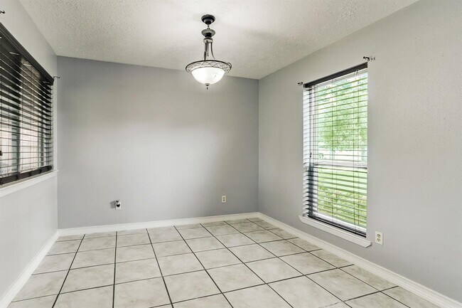 Building Photo - 4804 Ripple Creek Dr