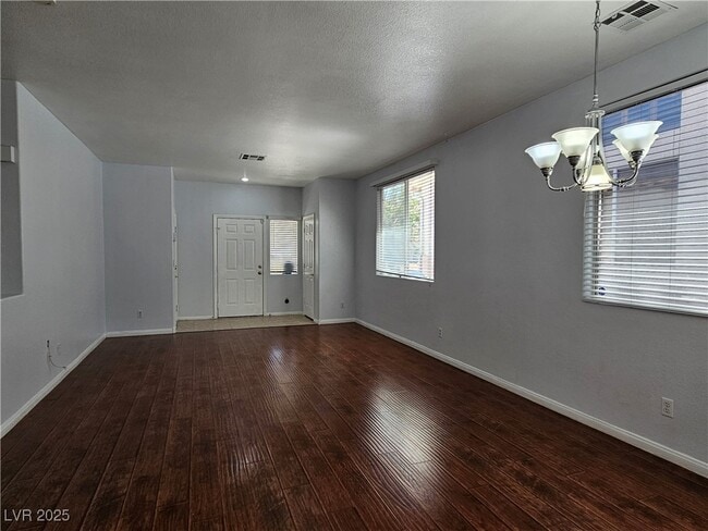 Building Photo - 8836 Kingswood Dr