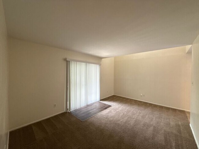 Foto del edificio - Woodmere Conds - Merry Oaks