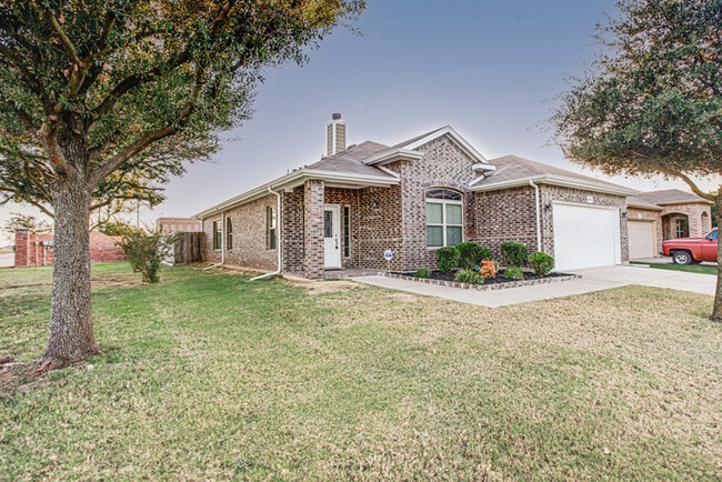 Foto del edificio - 9401 Navarro St. Crowley, TX 76036
