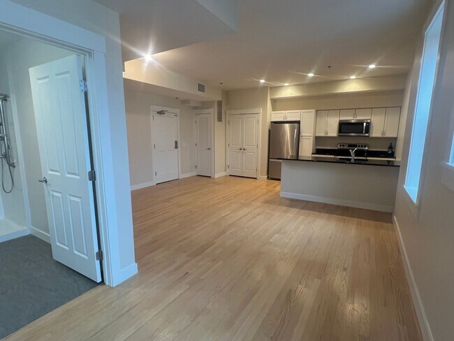 Foto del edificio - Putnam Hotel – $2,041 – 1 Bedroom/1 Bathroom, 690 SQ.FT. – UTILITIES INCLUDED, Available Immediately