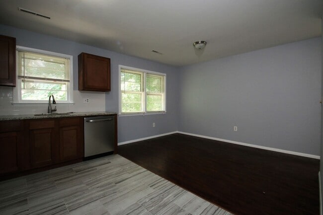 Building Photo - 39 High Top Cir