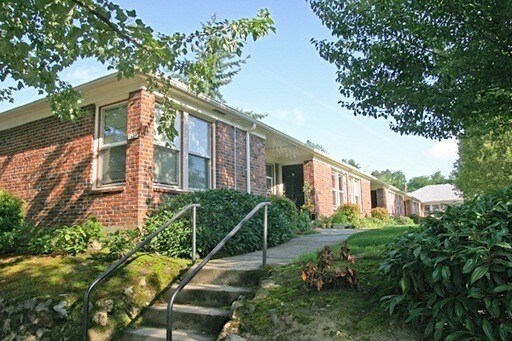 Primary Photo - 1431 NE Shaver St