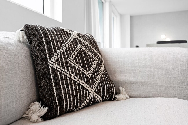 Building Photo - 141 NE 3rd Ave