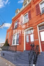 Building Photo - 217 S Queen St