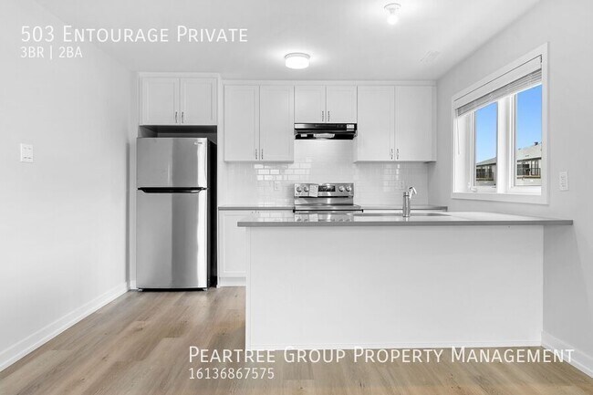 Building Photo - Elegant Entourage—3 bed / 1.5 bath townhom...