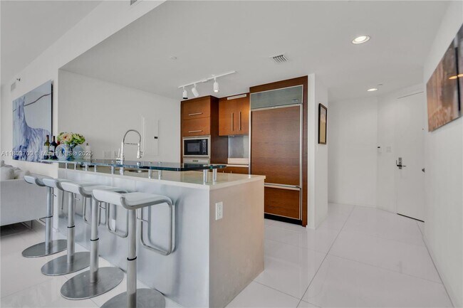 Foto del edificio - 465 Brickell Ave