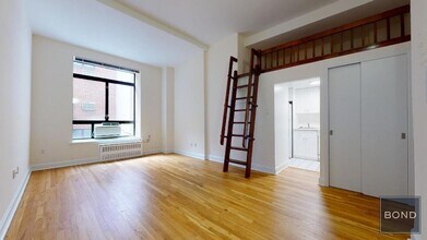 Building Photo - 1 Astor Pl