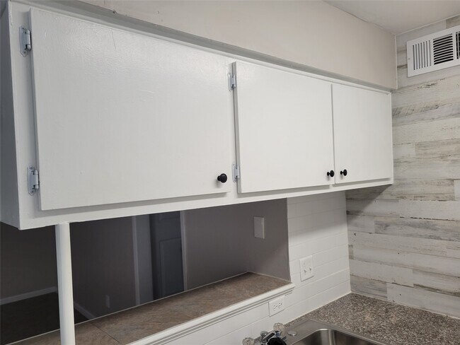 Building Photo - 2922 Randolph Rd