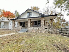 Building Photo - 1842 E 67th Terrace