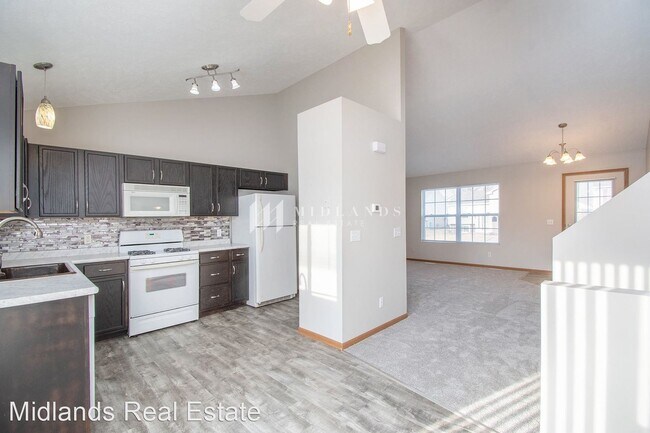 Building Photo - 3 br, 2 bath House - 6215 N 128th St