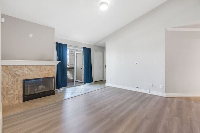 Foto del edificio - 2-Bedroom/2 bath near Almaden Lake! - $3,400/mo