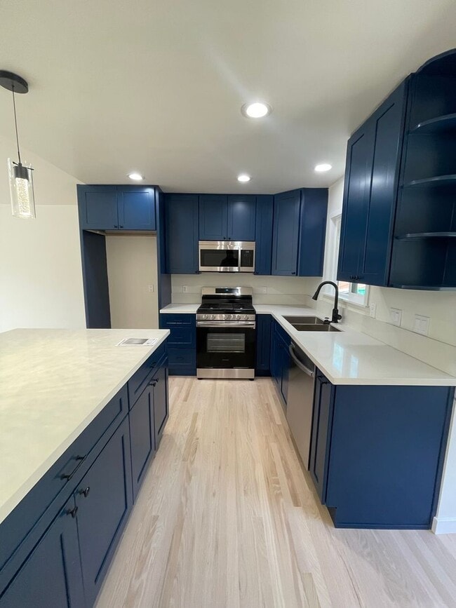Foto del edificio - Beautifully Remodeled 2 Story Home In Cold...