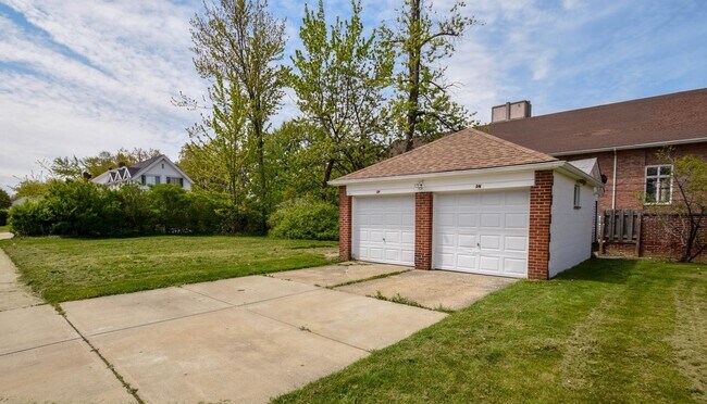 Foto del edificio - 24750 Lakeshore Blvd