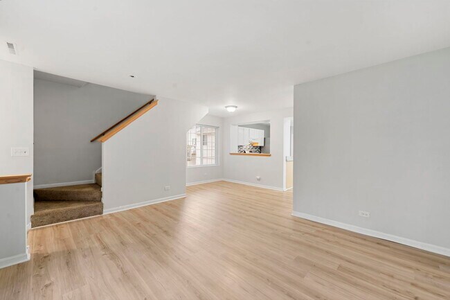 Building Photo - 321 W Whispering Oaks Ln