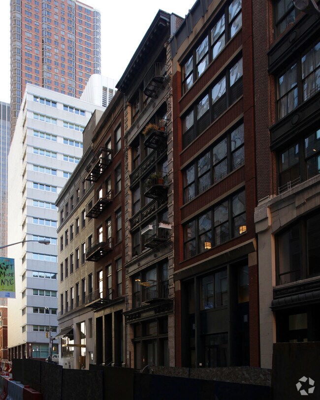 Building Photo - 56 Thomas St