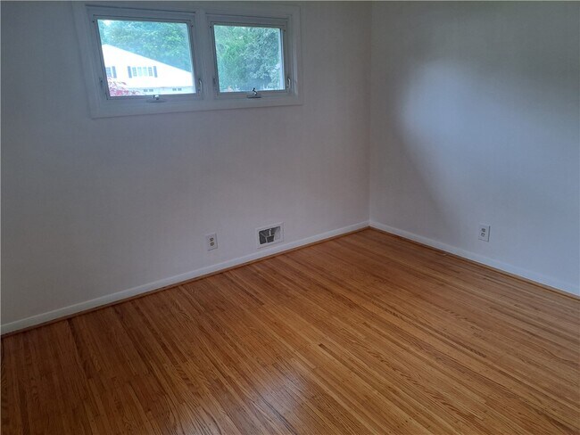 Foto del edificio - 75 Woody Ln