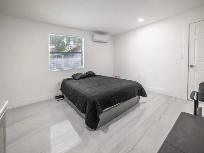 Foto del edificio - 1642 SW 7th St