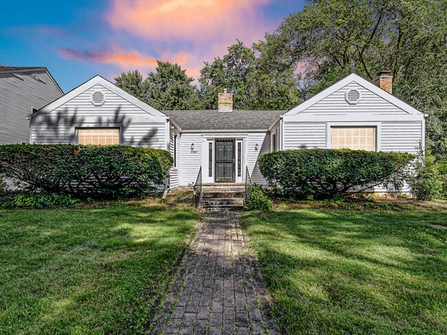 Building Photo - 23827 N Overhill Dr