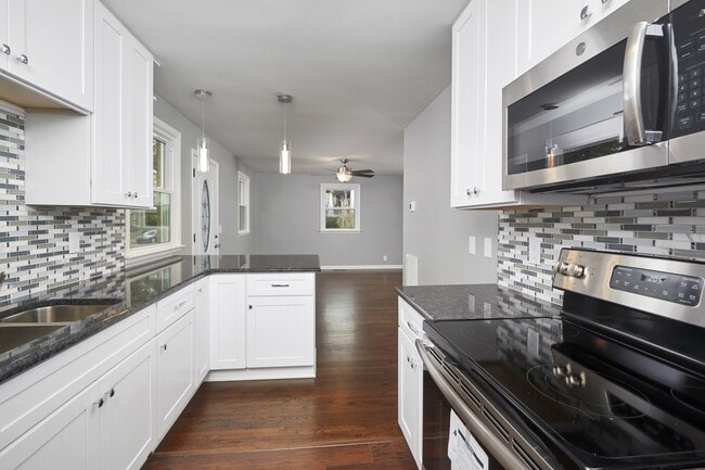 **NOW AVAILABLE!!** Beautiful One-Bedroom ... - **NOW AVAILABLE!!** Beautiful One-Bedroom ... Apartment