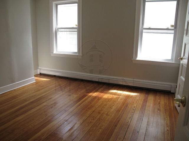 Building Photo - 211 Elm St