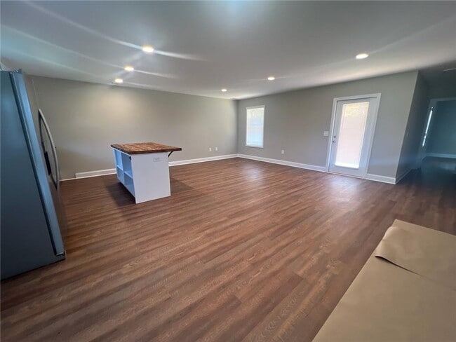 Building Photo - 5968 Moon Drive