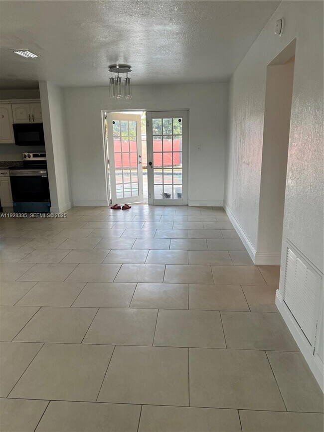 Foto del edificio - 17331 NW 45th Ct