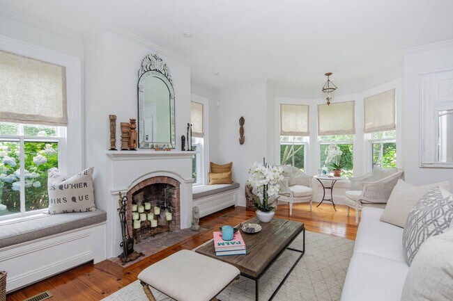 Foto del edificio - 135 Meeting House Ln