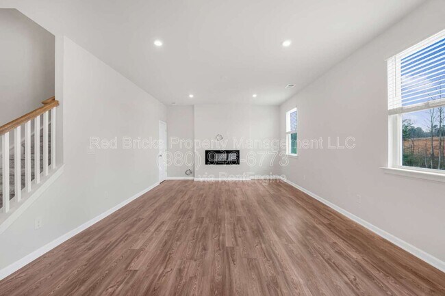 Foto del edificio - 2201 Lavender Mdws Ct