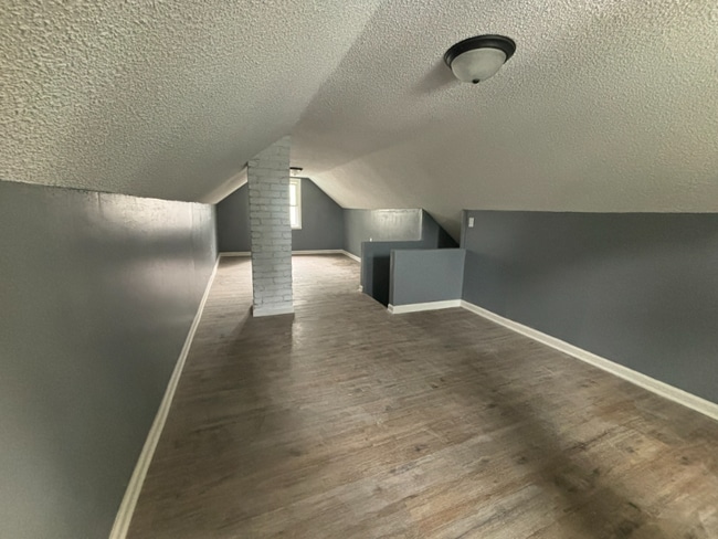 Foto del edificio - 5433 Norton Ave