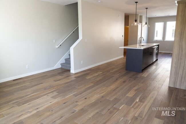 Building Photo - 2254 W Kootenai St