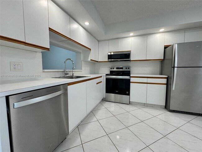 Foto del edificio - 1151 SW 128th Terrace