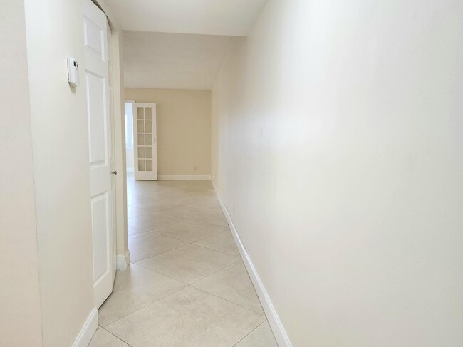 Building Photo - 3178 Via Poinciana