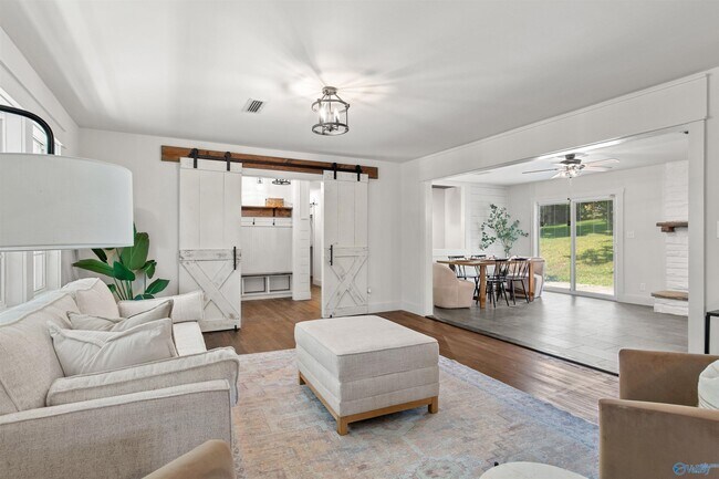 Foto del edificio - 7916 Valley View Dr SE