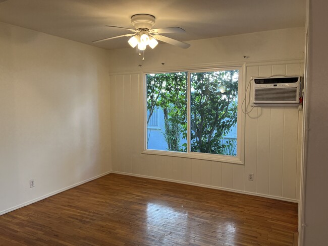 Building Photo - 5319 Radford Ave