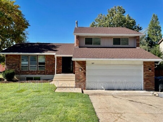 Building Photo - 187 300 E