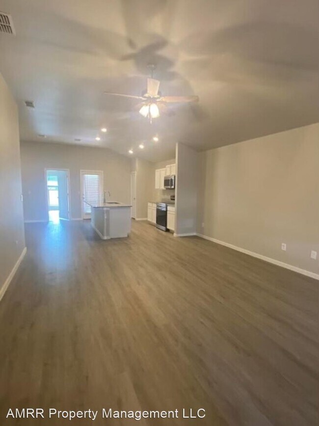 Foto del edificio - 3 br, 2 bath House - 2004 Kenwood Avenue