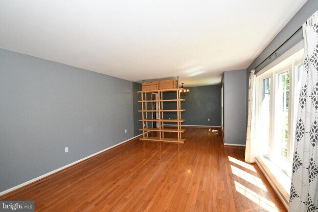 Building Photo - 15916 Marlington Dr