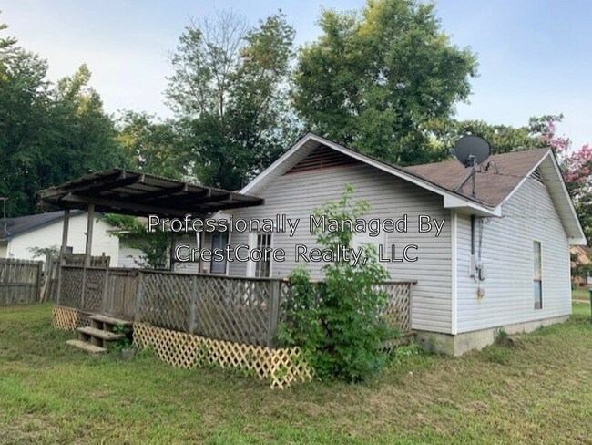 Building Photo - 160 Colonial Dr