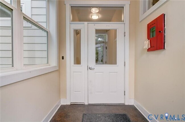 Building Photo - 1020 Porter St