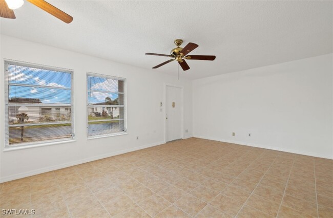 Foto del edificio - 18 Tangerine Ct