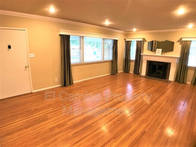 Building Photo - 4727 Collis Ave