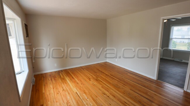Foto del edificio - 5442 Gordon Ave NW