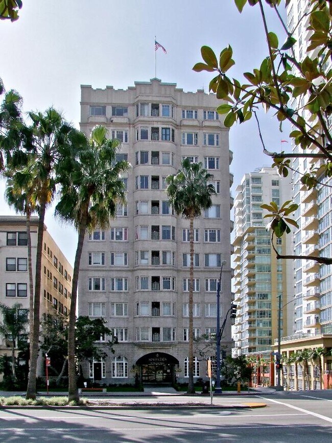 Foto del edificio - 360 W Ocean Blvd