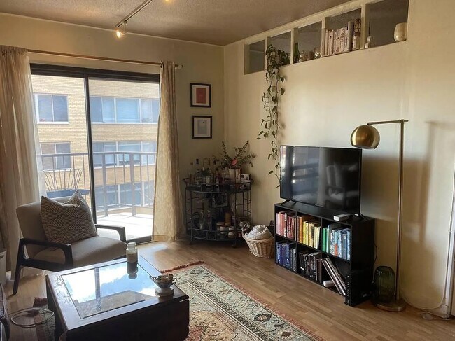 Foto del edificio - 1718 P St NW