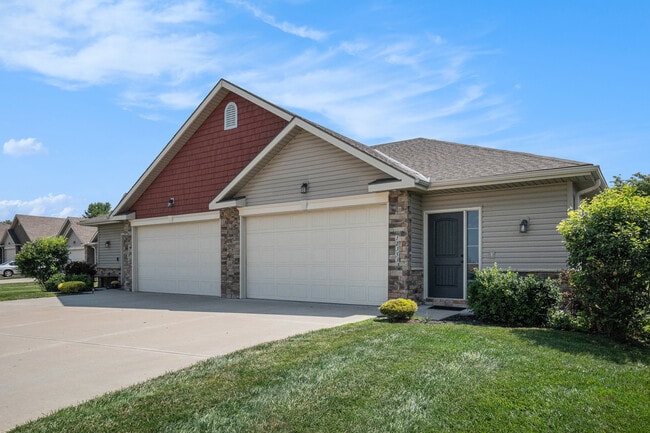 Building Photo - 12353 Fox Creek Dr