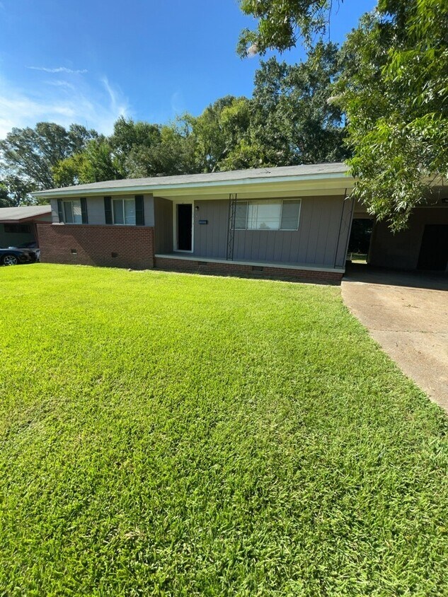 Foto principal - 625 Forest Ave
